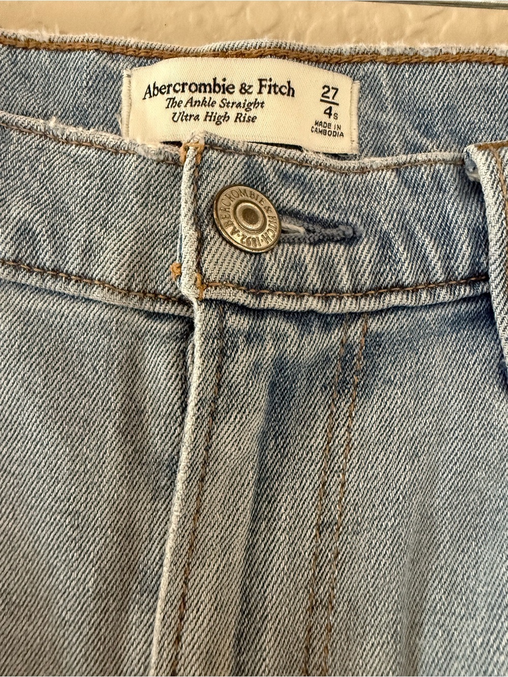 Abercrombie & Fitch The Ankle Straight Ultra High Rise 4 short - Picture 3 of 4